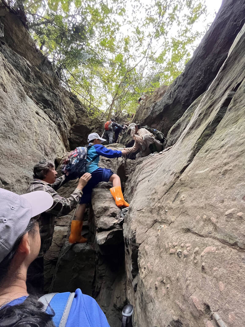 113-2月美國小山野教育尋古道至白雲仙谷，第 7 張。